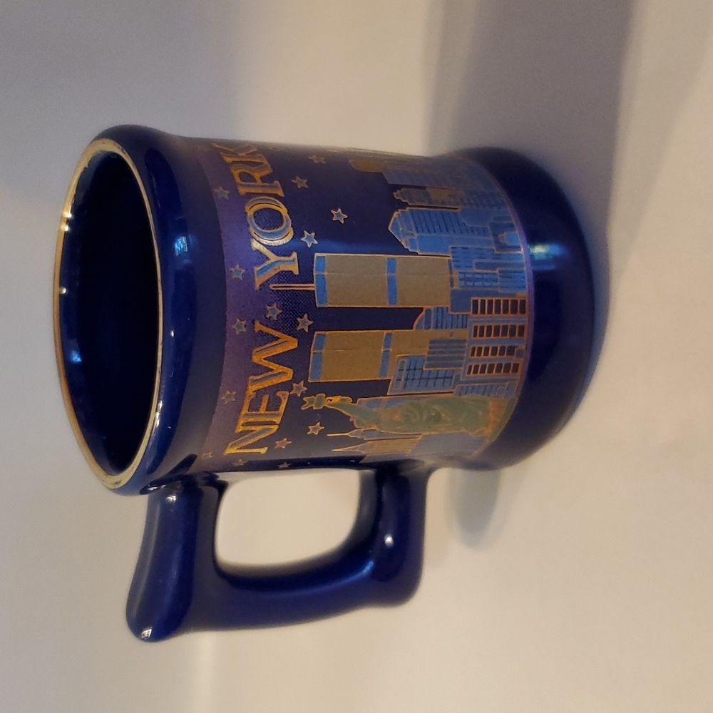 New York City Skyline Shot Glass (NWT) - Picture 2 of 6